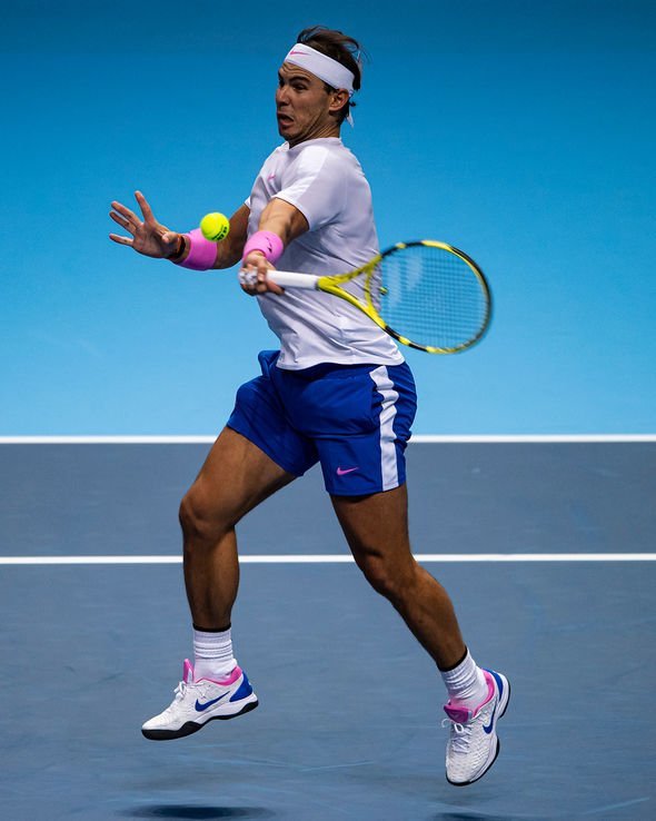 足总杯倒计时；广东宏远今晚遗憾出局；细节引发关注；赛场秩序良好；赛季目标并未改变的简单介绍