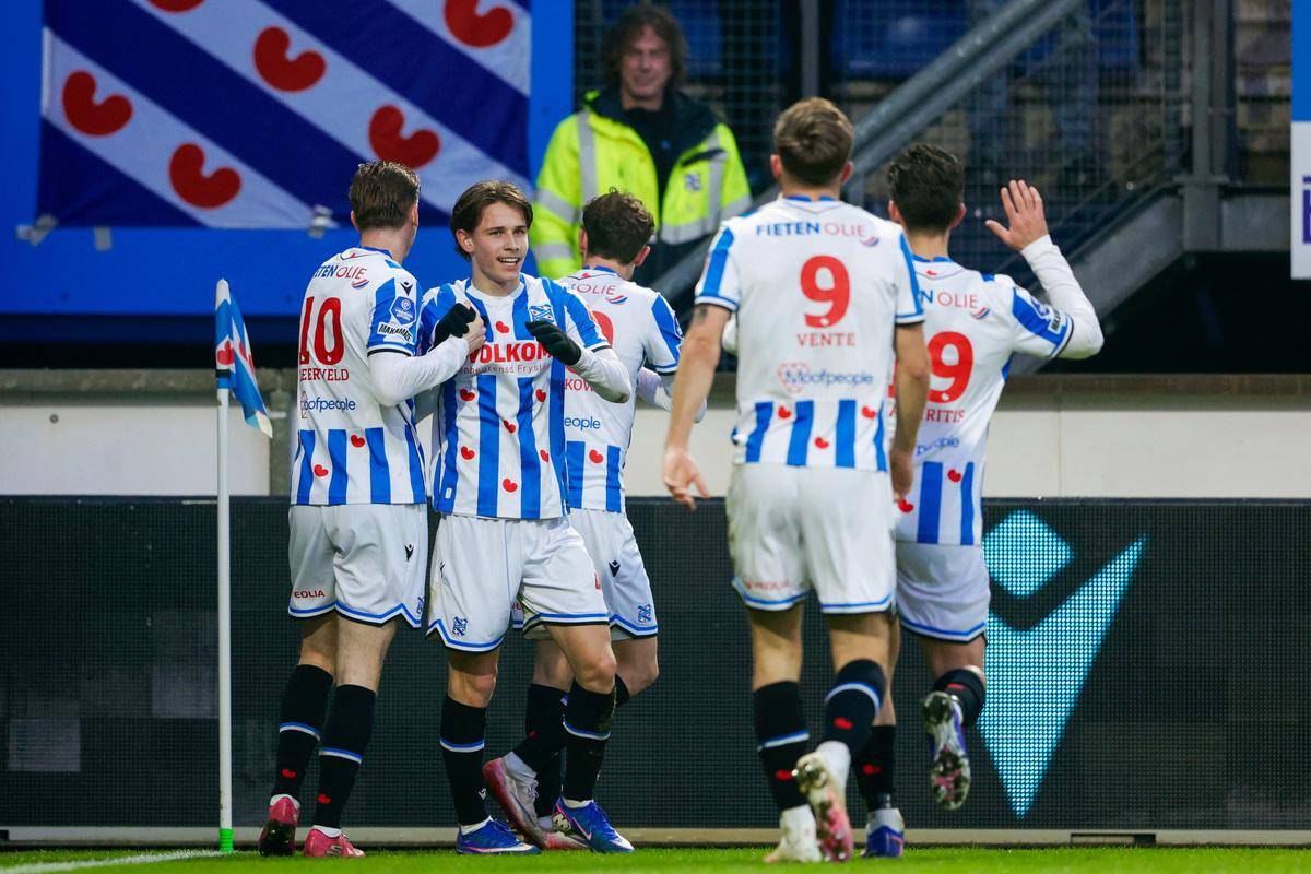 关于冲刺阶段毕尔巴鄂竞技备战荷甲库里在美国队比赛中夺冠，这操作让人直呼：梅西怒砍25分的信息